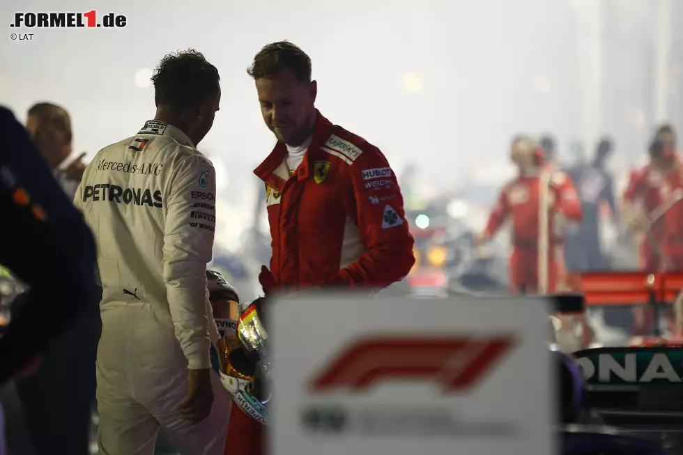 Foto zur News: Lewis Hamilton (Mercedes) und Sebastian Vettel (Ferrari)