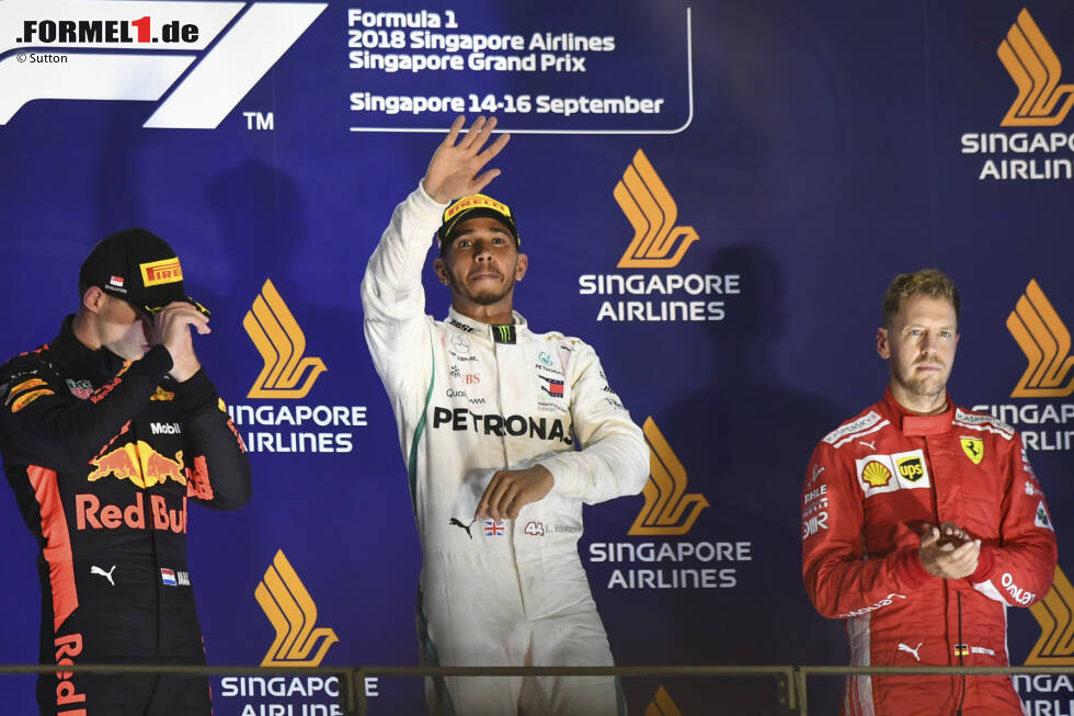Foto zur News: Max Verstappen (Red Bull), Lewis Hamilton (Mercedes) und Sebastian Vettel (Ferrari)