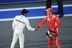 Foto zur News: Lewis Hamilton (Mercedes) und Sebastian Vettel (Ferrari)