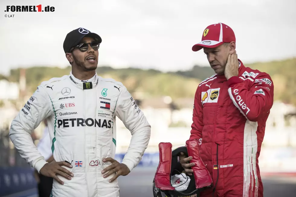 Foto zur News: Lewis Hamilton (Mercedes) und Sebastian Vettel (Ferrari)