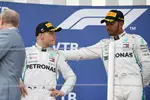 Foto zur News: Lewis Hamilton (Mercedes) und Valtteri Bottas (Mercedes)