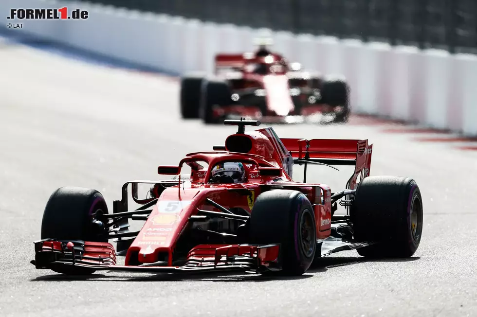 Foto zur News: Sebastian Vettel (Ferrari) und Kimi Räikkönen (Ferrari)