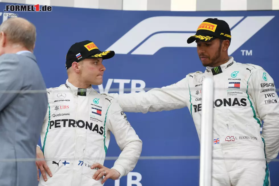 Foto zur News: Lewis Hamilton (Mercedes) und Valtteri Bottas (Mercedes)