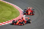 Foto zur News: Sebastian Vettel (Ferrari) und Kimi Räikkönen (Ferrari)