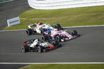 Foto zur News: Romain Grosjean (Haas), Sergio Perez (Racing Point) und Charles Leclerc (Sauber)
