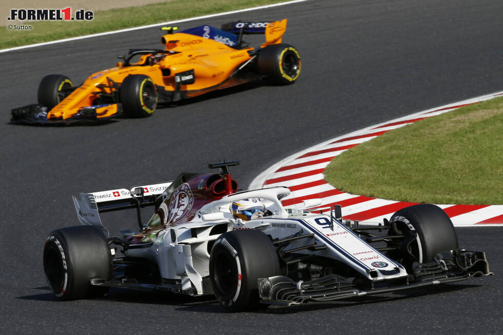 Foto zur News: Marcus Ericsson (Sauber) und Stoffel Vandoorne (McLaren)