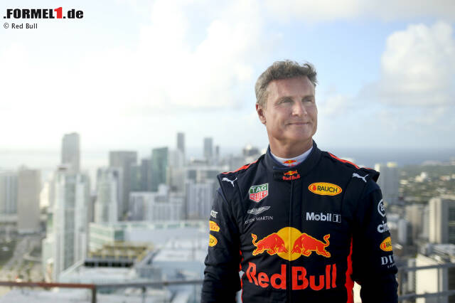 Donuts in 200 Metern Höhe: David Coulthard (Red Bull) auf dem One-Thousand-Museum-Wolkenkratzer in Miami mit dem RB7 Donuts in 200 Metern Höhe: David Coulthard (Red Bull) auf dem One-Thousand-Museum-Wolkenkratzer in Miami mit dem RB7