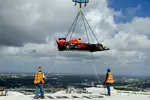 Foto zur News: Donuts in 200 Metern Höhe: David Coulthard (Red Bull) auf dem One-Thousand-Museum-Wolkenkratzer in Miami mit dem RB7