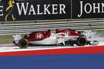 Foto zur News: Marcus Ericsson (Sauber) und Charles Leclerc (Sauber)