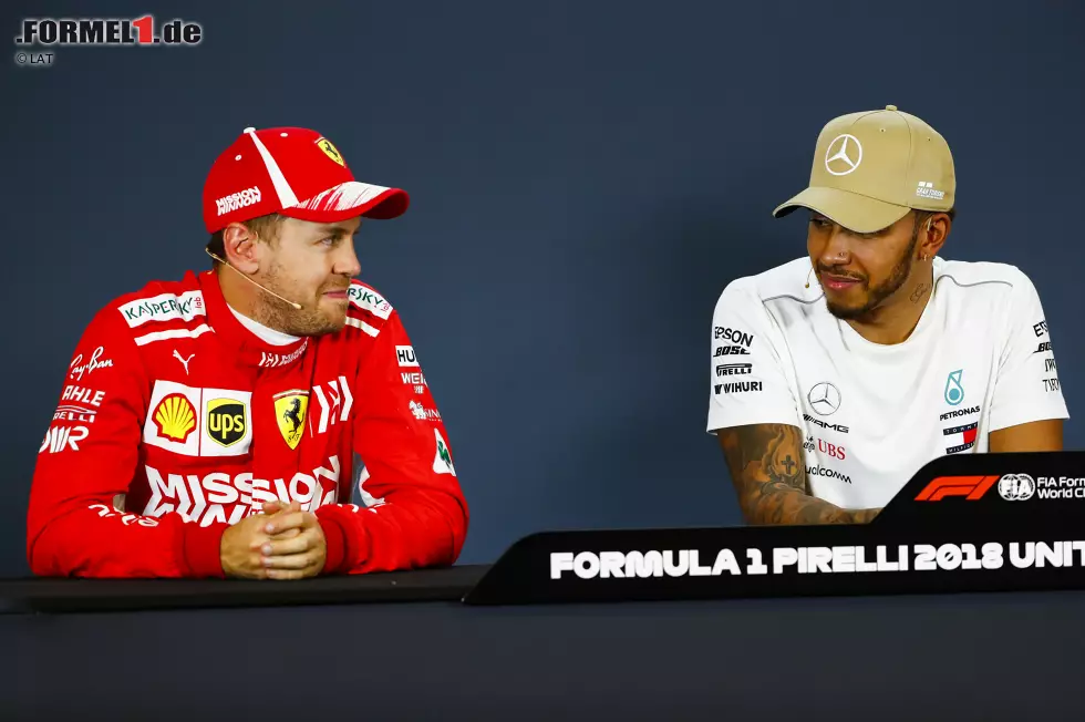 Foto zur News: Sebastian Vettel (Ferrari) und Lewis Hamilton (Mercedes)