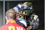 Foto zur News: Nico Hülkenberg (Renault) und Max Verstappen (Red Bull)