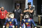 Foto zur News: Max Verstappen (Red Bull) und Daniel Ricciardo (Red Bull)