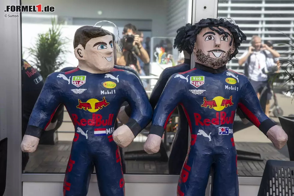 Foto zur News: Max Verstappen (Red Bull) und Daniel Ricciardo (Red Bull)