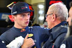 Foto zur News: Max Verstappen (Red Bull) und Helmut Marko