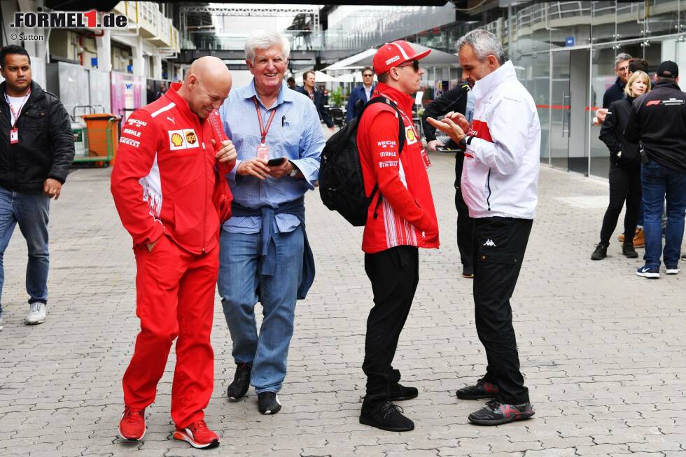 Foto zur News: Mark Arnall (Sauber), Roger Benoit (Blick), Kimi Räikkönen (Ferrari) und Beat Zehnder (Sauber)