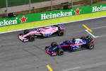 Foto zur News: Esteban Ocon (Racing Point) und Brendon Hartley (Toro Rosso)