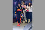 Foto zur News: Max Verstappen (Red Bull) und Esteban Ocon (Racing Point)