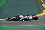 Foto zur News: Kevin Magnussen (Haas) und Marcus Ericsson (Sauber)