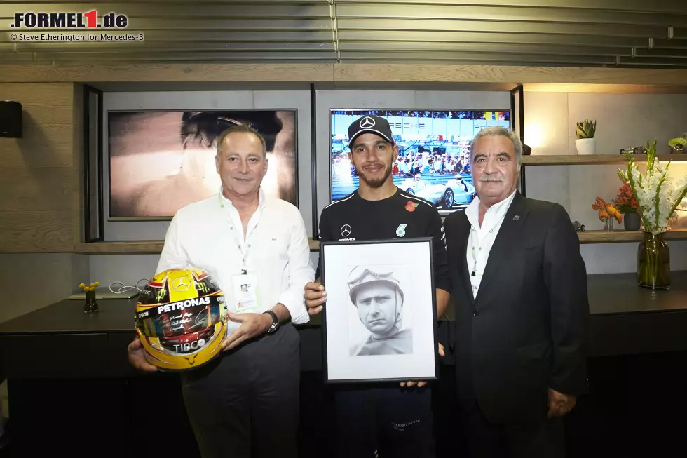 Foto zur News: Lewis Hamilton trifft sich mit Juan Manuel Fangio II, dem Neffen der Formel-1-Legende