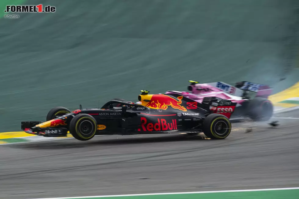 Foto zur News: Max Verstappen (Red Bull) und Esteban Ocon (Racing Point)