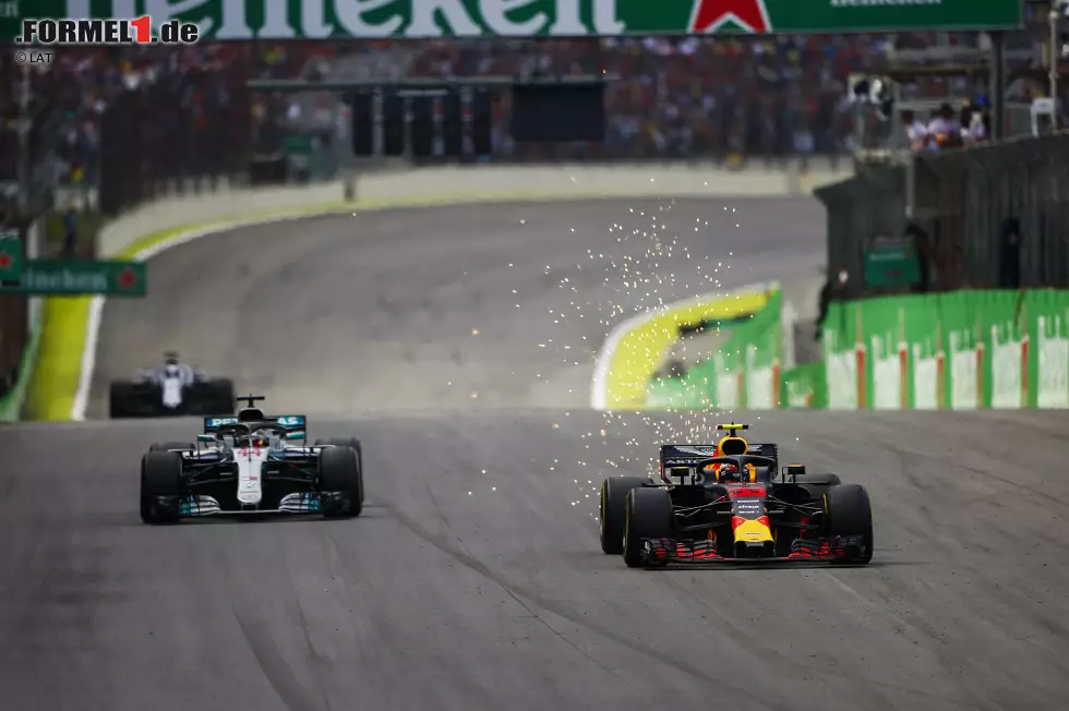 Foto zur News: Max Verstappen (Red Bull) und Lewis Hamilton (Mercedes)