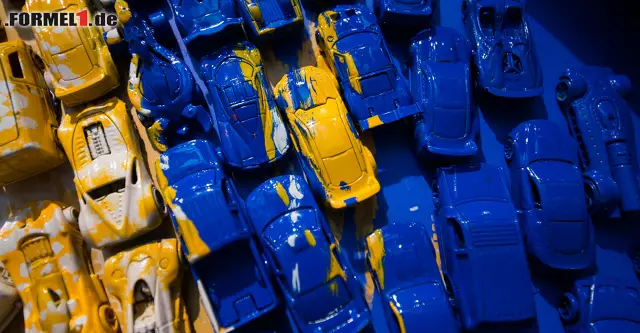 Nico Rosberg als Kunstwerk aus Spielzeugautos Foto zur News: Nico Rosberg als Kunstwerk aus Spielzeugautos