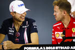 Foto zur News: Esteban Ocon (Racing Point) und Sebastian Vettel (Ferrari)