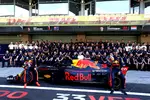 Foto zur News: Max Verstappen (Red Bull) und Daniel Ricciardo (Red Bull)