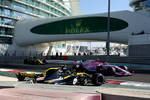 Foto zur News: Carlos Sainz (Renault) und Esteban Ocon (Racing Point)