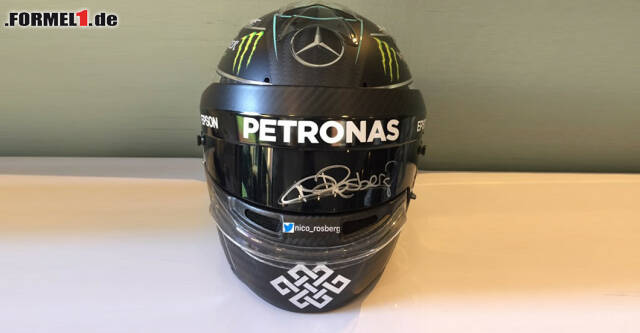 Foto zur News: Signierte 1:1-Replika von Nico Rosbergs Weltmeister-Rennhelm