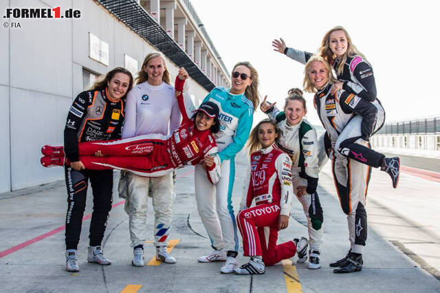 Foto zur News: Sophia Flörsch & Co. wollen es im Formelsport ihren Kollegen zeigen. Jetzt durchklicken, welche Frauen das Zeug haben könnten, in die Formel 1 aufzusteigen!