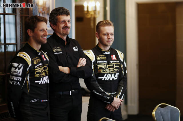 Foto zur News: Romain Grosjean, Günther Steiner und Kevin Magnussen beim Launch in London. Für Fotos vom neuen Auto jetzt durchklicken!