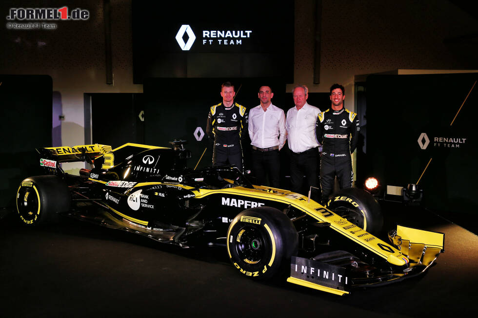 Foto zur News: Abiteboul, Sportchef Stoll und die beiden Hoffnungsträger Hülkenberg und Ricciardo. Jetzt durch die Bilder des neuen Renault-Boliden klicken!
