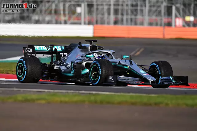 Foto zur News: Neue Kühlung: Die Antriebseinheit wirkt sich positiv auf die Aerodynamik aus. Jetzt durch die Bilder des neuen Mercedes klicken!