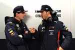 Foto zur News: Pierre Gasly und Max Verstappen