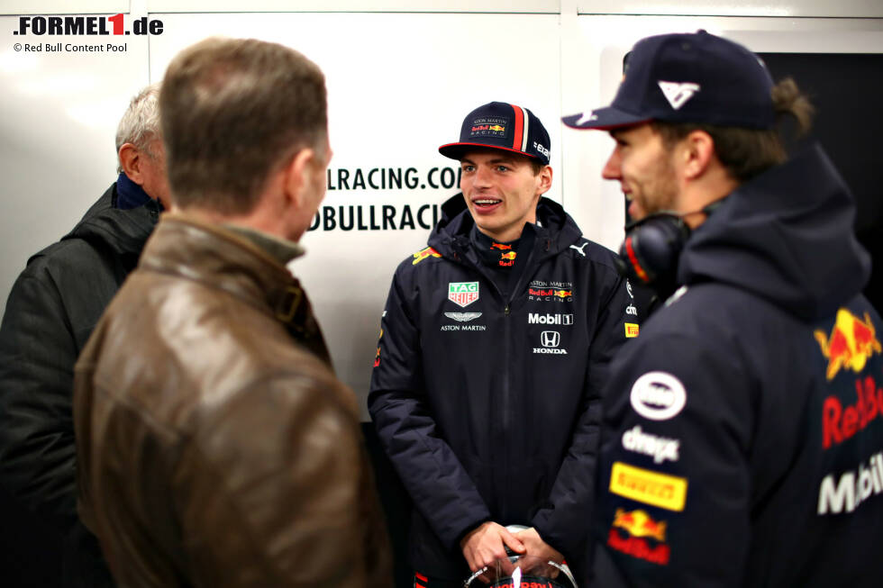 Foto zur News: Max Verstappen, Pierre Gasly und Teamchef Christian Horner