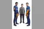 Foto zur News: Lando Norris (McLaren), Carlos Sainz (McLaren) und Sergio Sette Camara