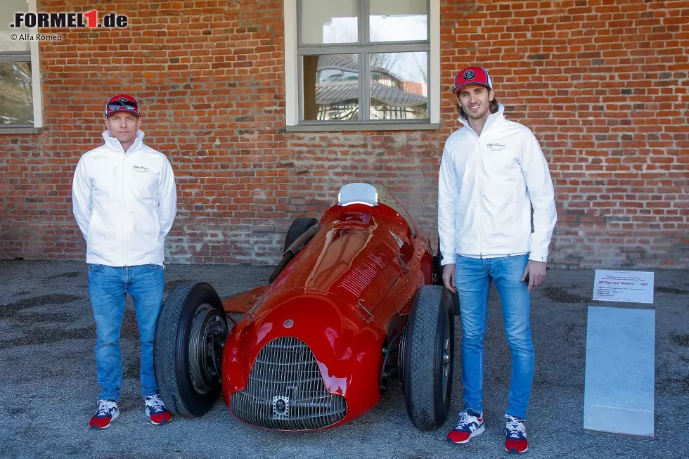 Foto zur News: Kimi Räikkönen und Antonio Giovinazzi (Alfa Romeo)