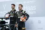 Foto zur News: Romain Grosjean (Haas) und Kevin Magnussen (Haas)