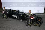 Foto zur News: Romain Grosjean (Haas) und Kevin Magnussen (Haas)