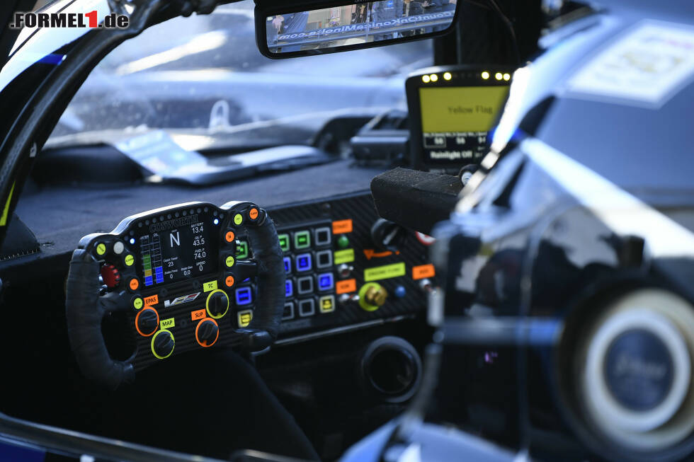 Foto zur News: In einem Cadillac mit geschlossenem Cockpit.