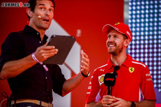 Foto zur News: Beim Show-Event in Melbourne ließ Vettel die Namensbombe platzen...