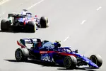 Foto zur News: Alexander Albon (Toro Rosso) und Daniil Kwjat (Toro Rosso)