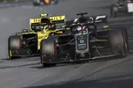 Foto zur News: Romain Grosjean (Haas) und Nico Hülkenberg (Renault)