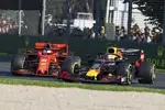 Foto zur News: Max Verstappen (Red Bull) und Sebastian Vettel (Ferrari)