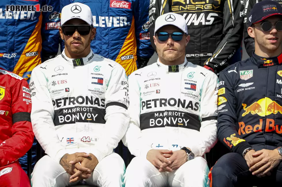 Foto zur News: Lewis Hamilton (Mercedes) und Valtteri Bottas (Mercedes)