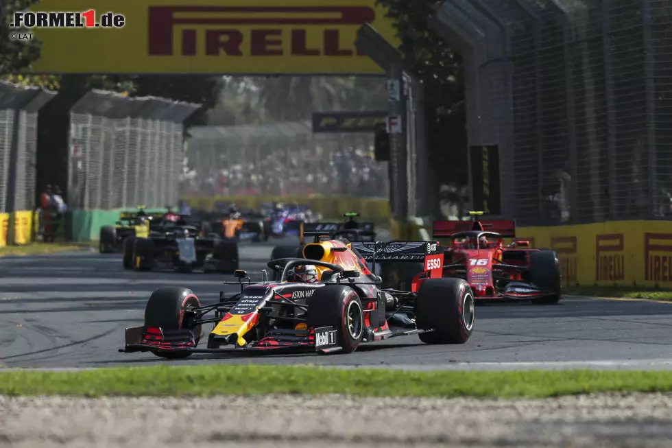 Foto zur News: Max Verstappen (Red Bull), Charles Leclerc (Ferrari) und Kevin Magnussen (Haas)