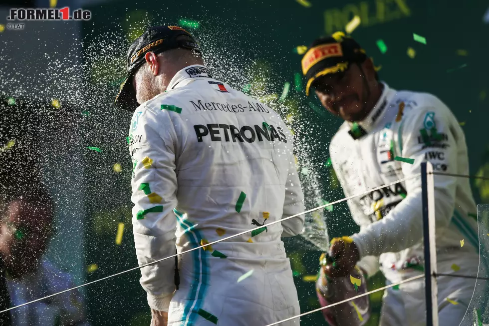 Foto zur News: Lewis Hamilton (Mercedes) und Valtteri Bottas (Mercedes)