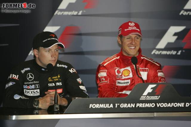 Foto zur News: Monza 2006: Michael Schumacher erklärt bei der Pressekonferenz nach dem Rennen seinen Rücktritt, Kimi Räikkönen wird als sein Nachfolger bekannt gegeben.