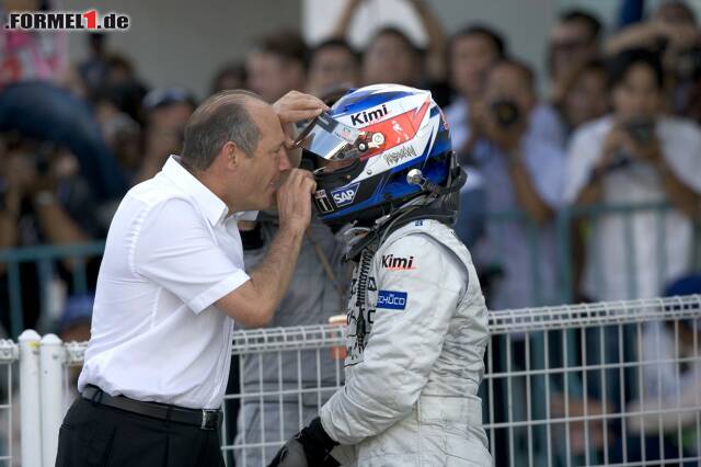 Foto zur News: Was wir 2006 noch nicht wissen: Bereits im Sommer 2005 hat sich Räikkönen mit Ron Dennis überworfen und den Ferrari-Vertrag unterschrieben. Der strenge McLaren-Boss hatte schon immer so seine Probleme mit dem Lebensstil, der Trinkerei und den Zigaretten des "Iceman".